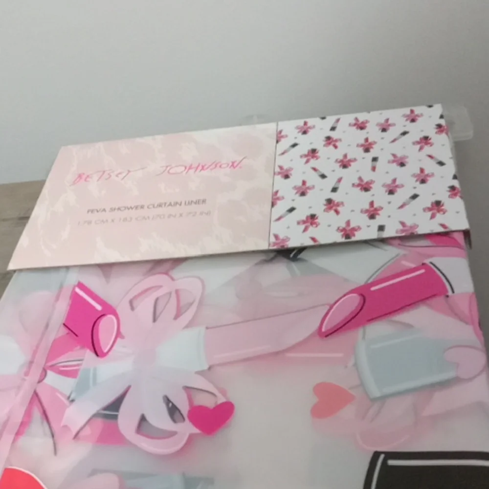 Betsey Johnson Pink Lipsticks Shower Curtain 💄💄💄💄